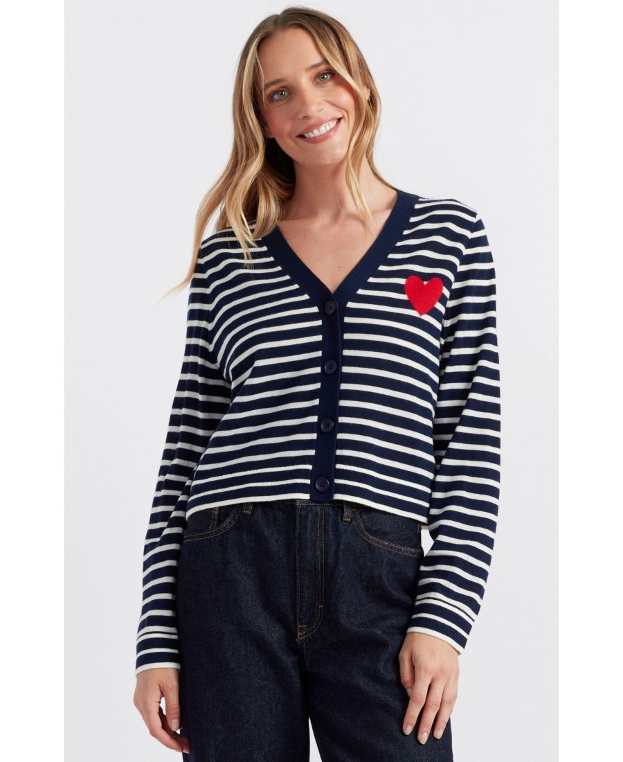 Женский кардиган из чистой мериносовой шерсти с бретонским узором "Сердце" Chinti & Parker, Navy/cream/true red
Женский кардиган из чистой мериносовой шерсти с бретонским узором "Сердце" Chinti & Parker, Navy/cream/true red