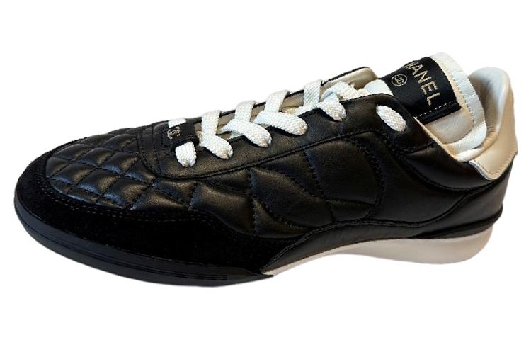 Низкие повседневные туфли мужские черные CHANEL
Низкие повседневные туфли мужские черные CHANEL