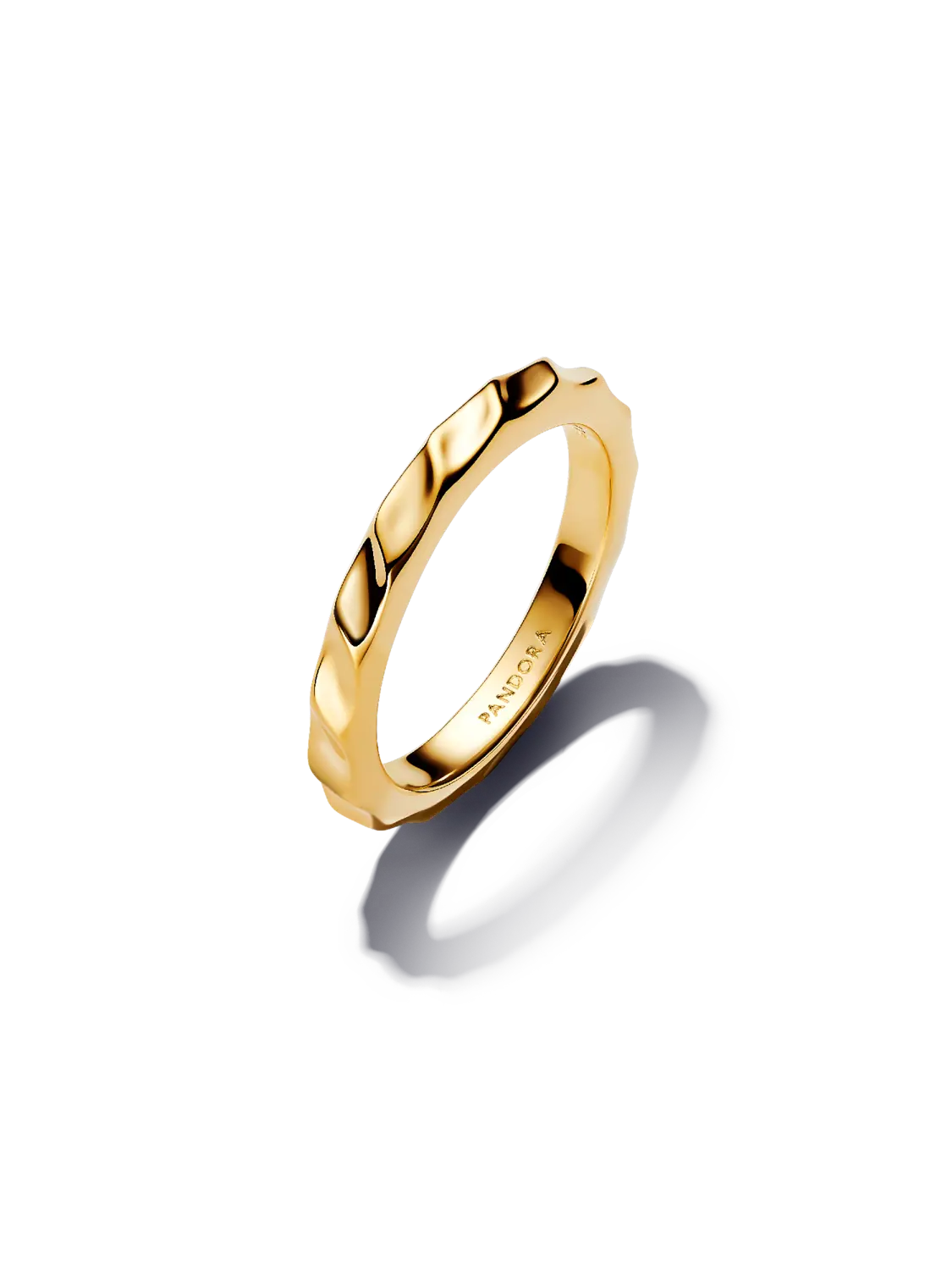 Кольцо с волнистым узором Pandora, 14-каратное золотое покрытие
Кольцо с волнистым узором Pandora, 14-каратное золотое покрытие