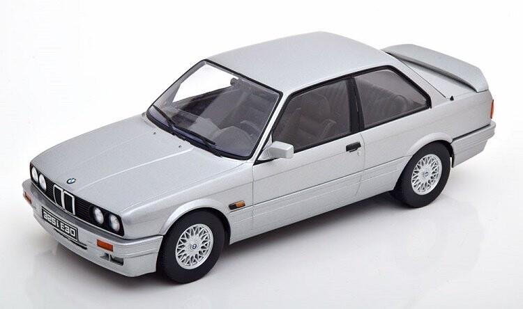 Kk-Scale Bmw 325I E30 M-Paket 2 1987 Серебристый Масштаб 1:18 180932
Kk-Scale Bmw 325I E30 M-Paket 2 1987 Серебристый Масштаб 1:18 180932