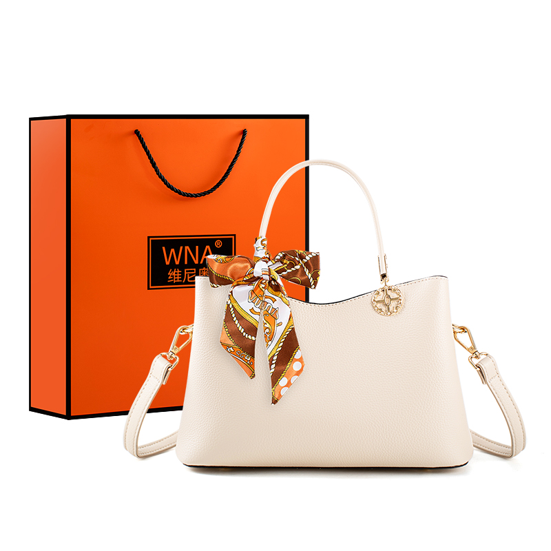 Vigno Синтетическая кожаная женская сумка через плечо абрикос, White Simple Elegance Collection
Vigno Синтетическая кожаная женская сумка через плечо абрикос, White Simple Elegance Collection