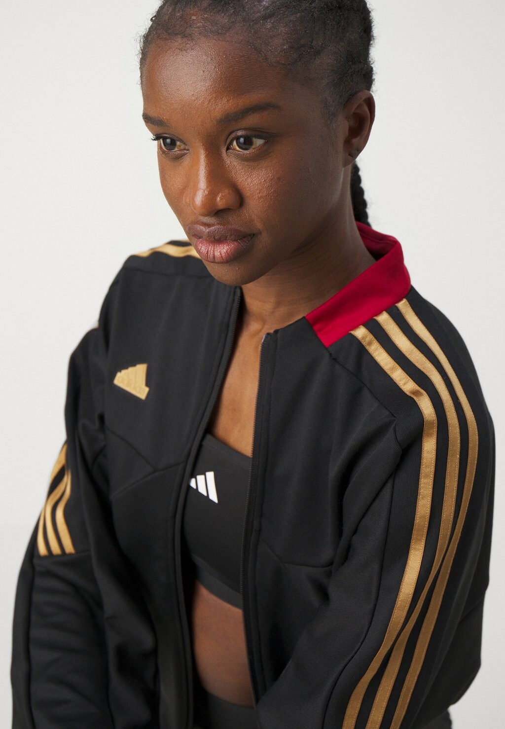 Тренировочная куртка Tiro Cut 3 Stripes Track adidas Sportswear, черная/командная победа красная
Тренировочная куртка Tiro Cut 3 Stripes Track adidas Sportswear, черная/командная победа красная