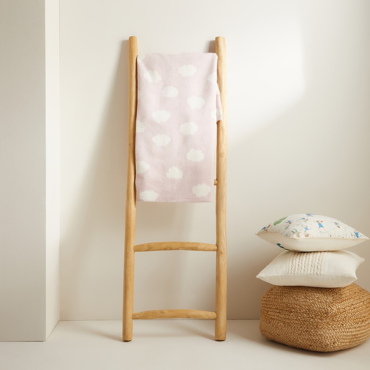 Детское декоративное одеяло Nubes Mini Home - El Corte Inglés El Corte Inglés - Mini Home, розовый
Детское декоративное одеяло Nubes Mini Home - El Corte Inglés El Corte Inglés - Mini Home, розовый