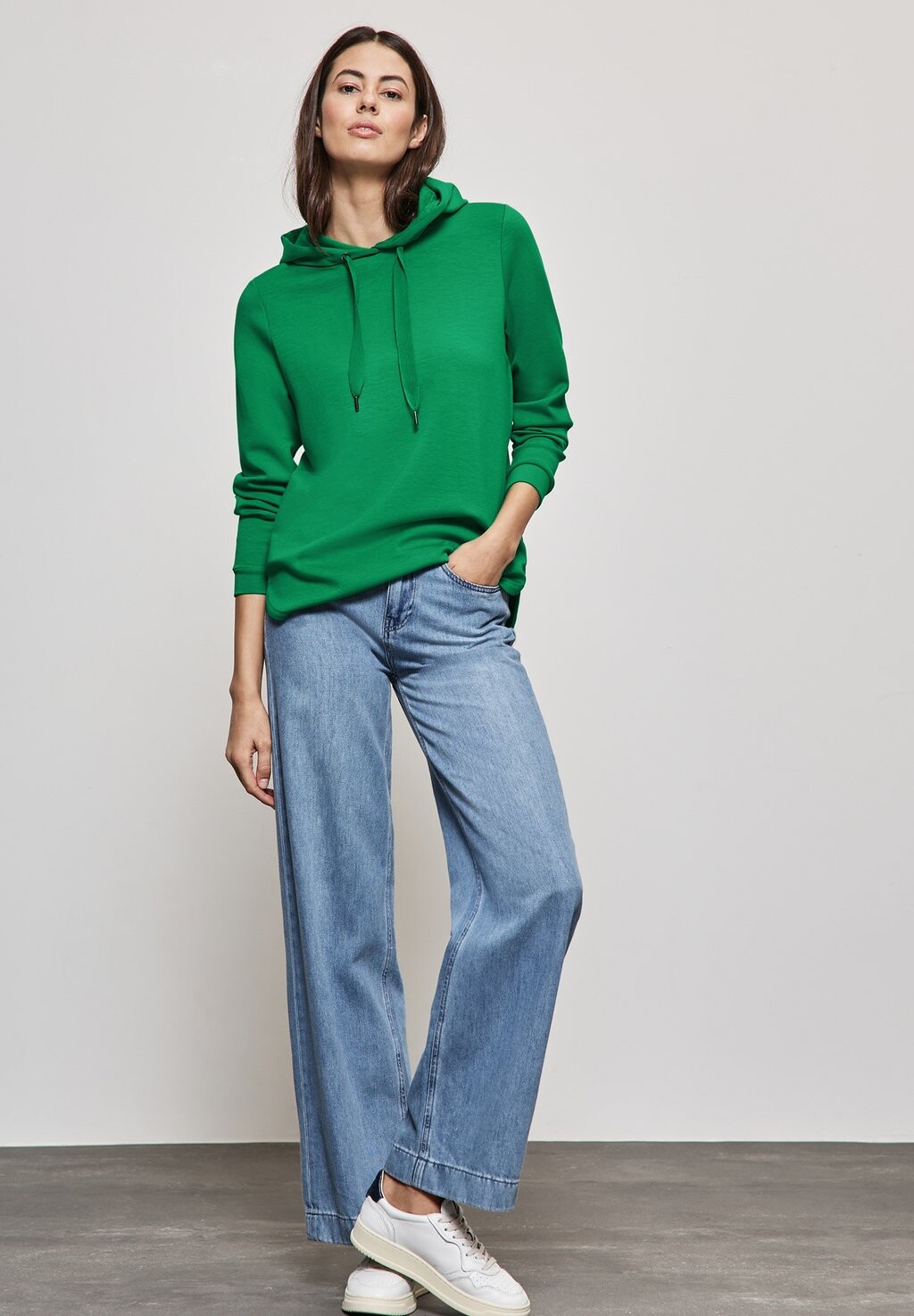 Толстовка MIT GERUNDETEM SAUM Street One, зеленый
Толстовка MIT GERUNDETEM SAUM Street One, зеленый