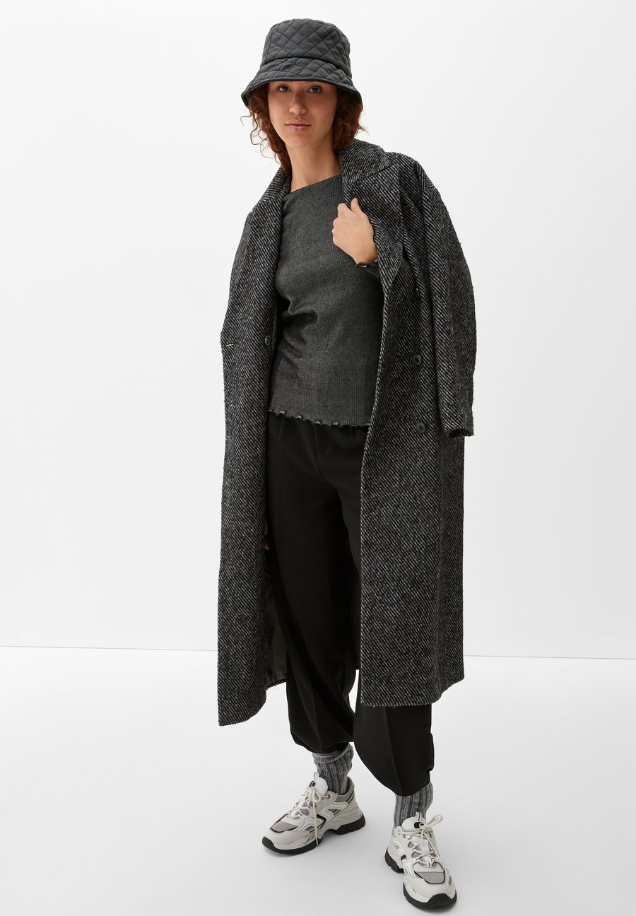 Топ QS Long sleeved top, Schwarz/Black
Топ QS Long sleeved top, Schwarz/Black