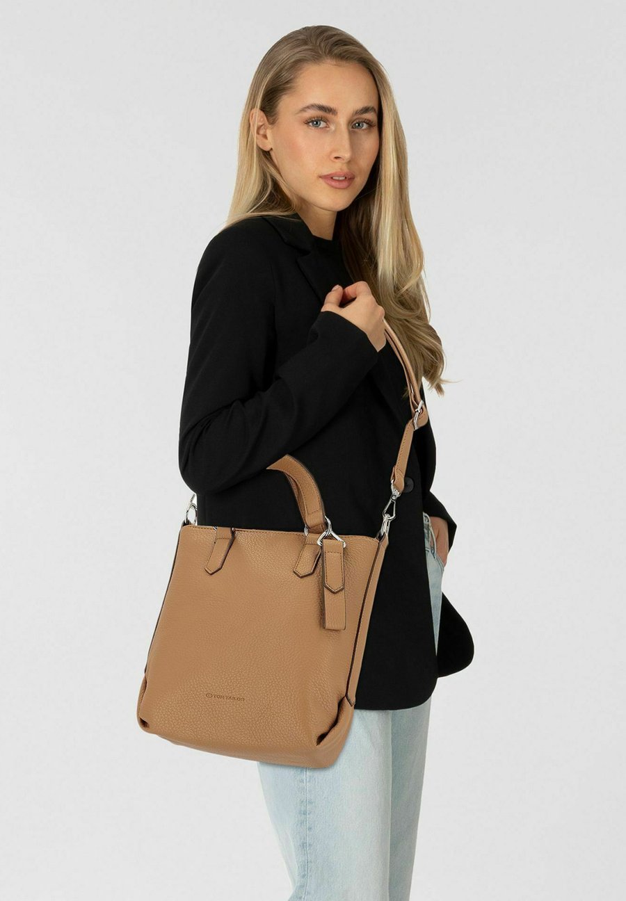Сумка TOM TAILOR Handbag, Camel
Сумка TOM TAILOR Handbag, Camel