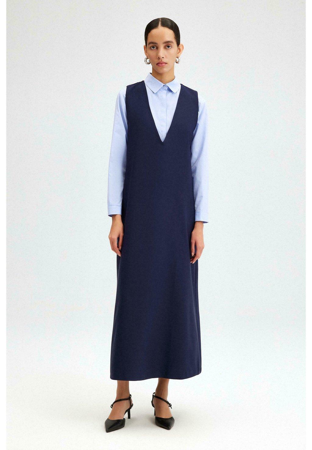 Платье макси Touché Privé, темно-синий
Платье макси Touché Privé, темно-синий