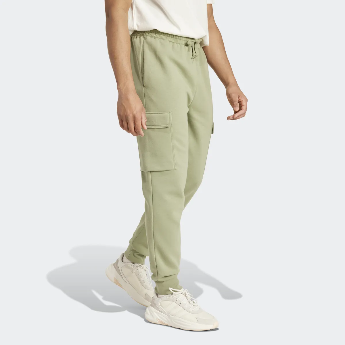 Спортивные брюки Adidas Sportswear "ESSENTIALS FLEECE REGULAR TUPERED CARGO HOSE" (1 шт.), зеленый
Спортивные брюки Adidas Sportswear "ESSENTIALS FLEECE REGULAR TUPERED CARGO HOSE" (1 шт.), зеленый