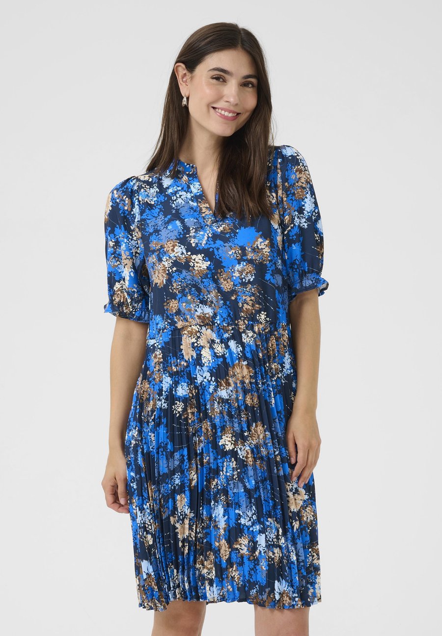 Платье Culture PADDY BETTY PLISSE, Blue Flower/Blue
Платье Culture PADDY BETTY PLISSE, Blue Flower/Blue