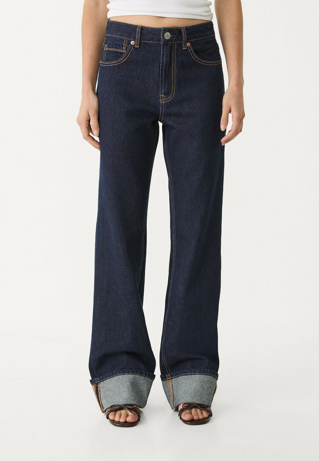 Джинсы прямого кроя WIDE Stradivarius, темно-синий
Джинсы прямого кроя WIDE Stradivarius, темно-синий