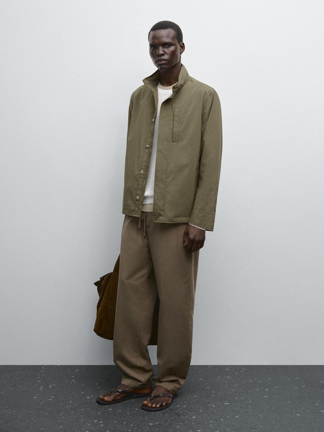 Куртка из технической ткани Massimo Dutti, хаки
Куртка из технической ткани Massimo Dutti, хаки