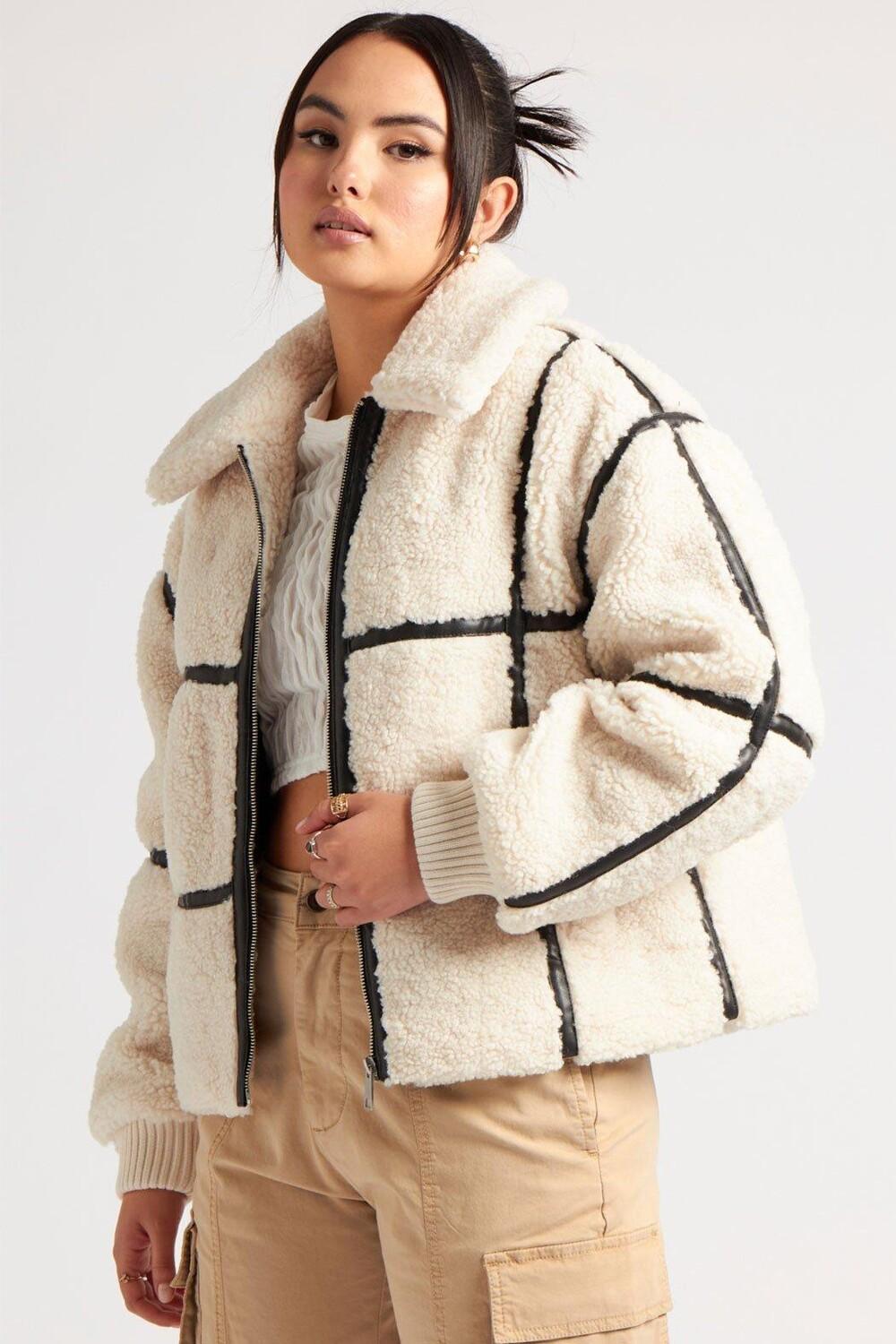 Пальто боргов с лентой Urban Bliss, бежевый
Пальто боргов с лентой Urban Bliss, бежевый