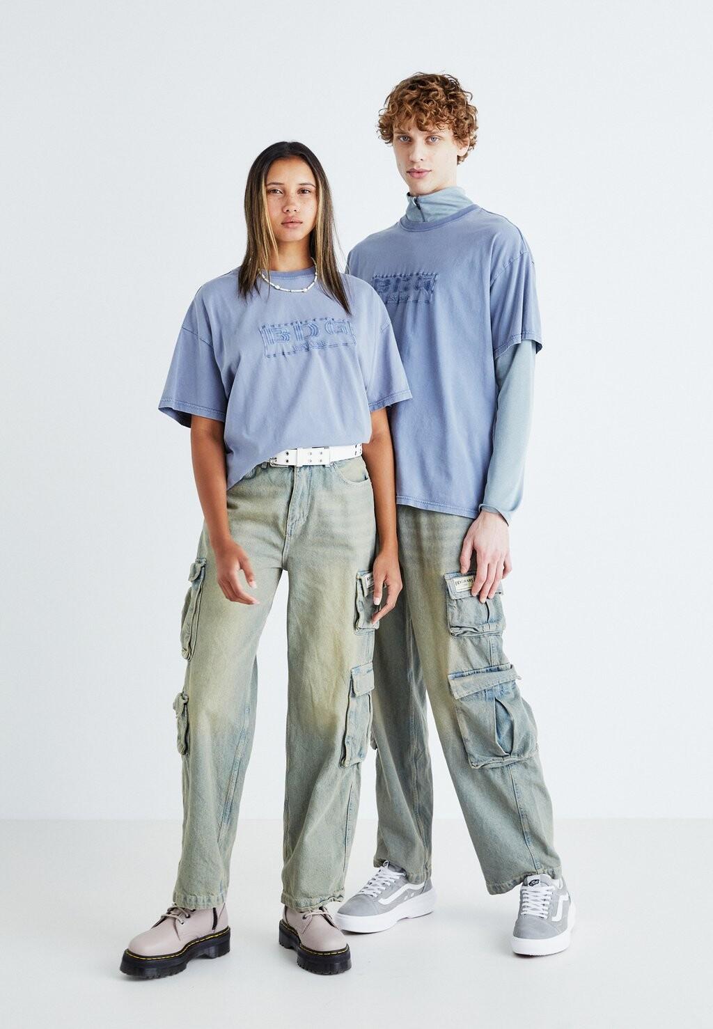 Джинсы свободного покроя BDG Urban Outfitters, деним с отбеливающим оттенком Multi Pocket Unisex
Джинсы свободного покроя BDG Urban Outfitters, деним с отбеливающим оттенком Multi Pocket Unisex