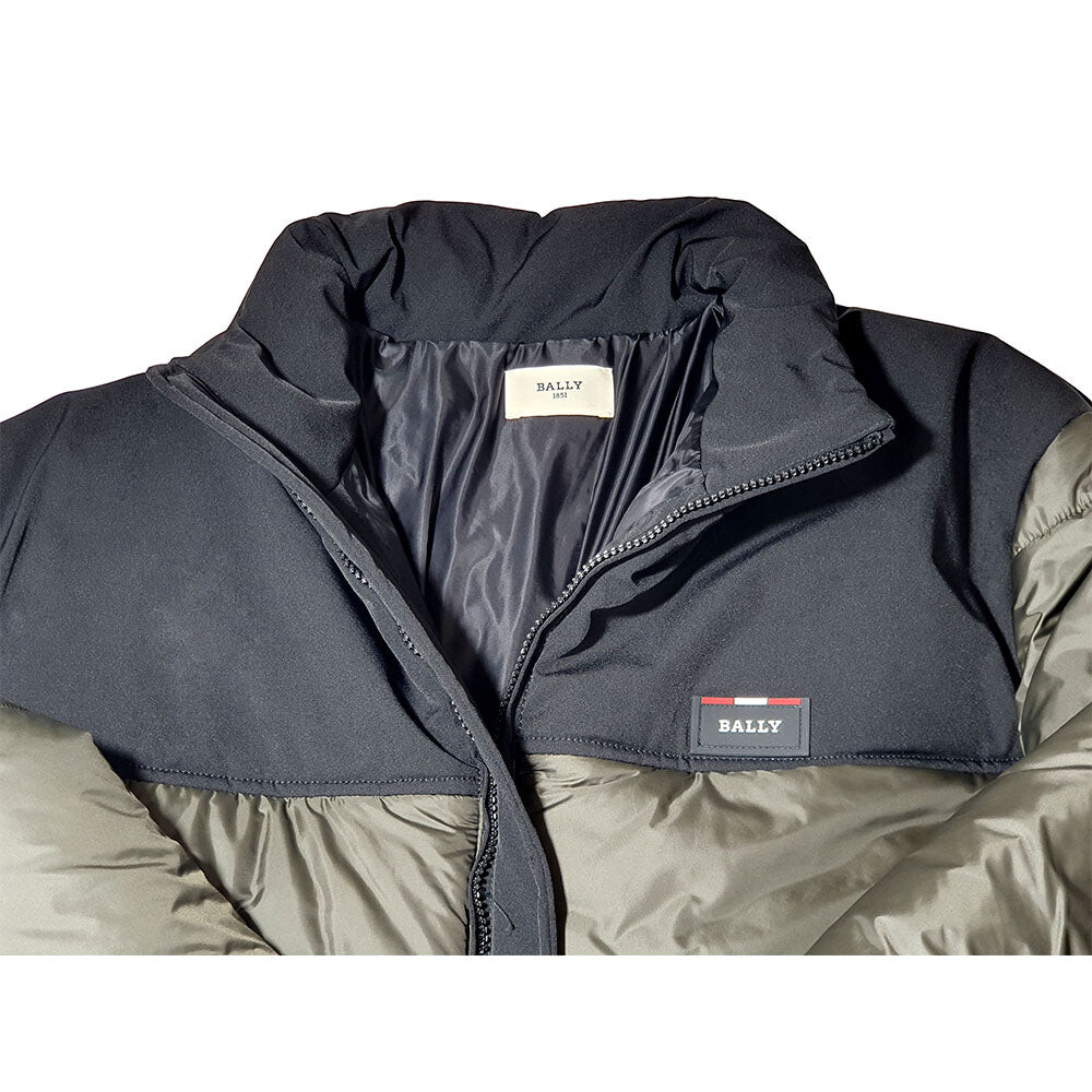 Стеганая куртка-пуховик Bally 6240345 Лесно-зеленый нейлон, зеленый
Стеганая куртка-пуховик Bally 6240345 Лесно-зеленый нейлон, зеленый