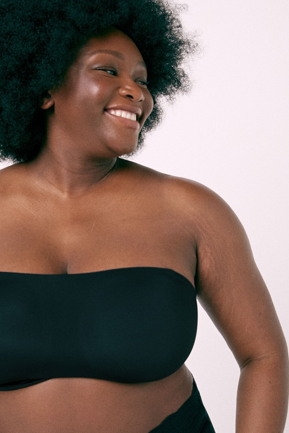 Бюстгальтер-Бандо без подкладок DD без бретелек Next, черный
Бюстгальтер-Бандо без подкладок DD без бретелек Next, черный