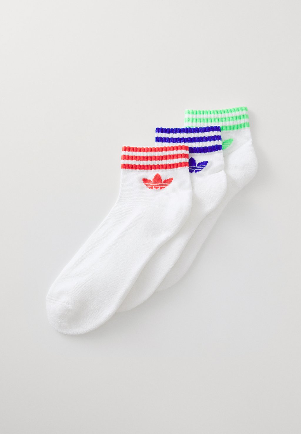 Носки UNISEX 3 PACK Adidas Originals, белый 
Носки UNISEX 3 PACK Adidas Originals, белый