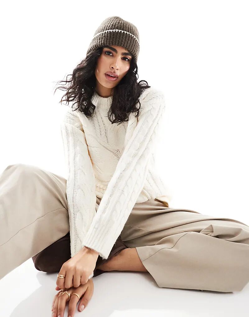 Джемпер с отделкой в виде косы и разрезом спереди кремового цвета Pieces
Джемпер с отделкой в виде косы и разрезом спереди кремового цвета Pieces