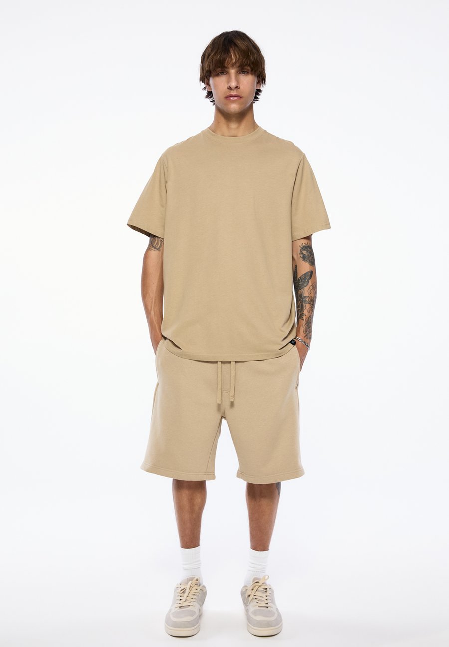Футболка PULL&BEAR SET BERMUDA SHORTS AND T-SHIRT, Sand, Бежевый, Футболка PULL&BEAR SET BERMUDA SHORTS AND T-SHIRT, Sand
Футболка PULL&BEAR SET BERMUDA SHORTS AND T-SHIRT, Sand, Бежевый, Футболка PULL&BEAR SET BERMUDA SHORTS AND T-SHIRT, Sand