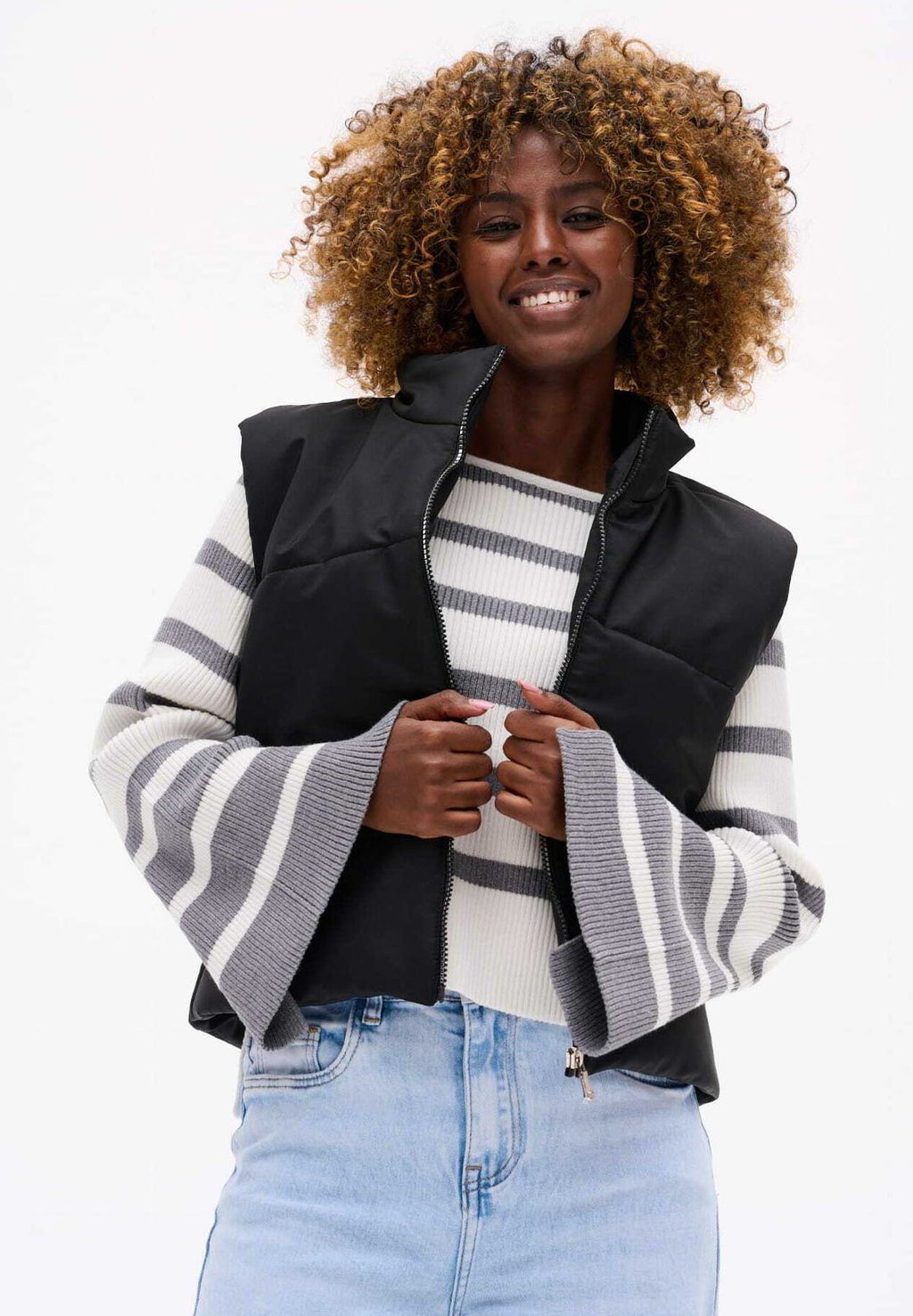 Жилет ANDROMEDA blue shadow, черный
Жилет ANDROMEDA blue shadow, черный