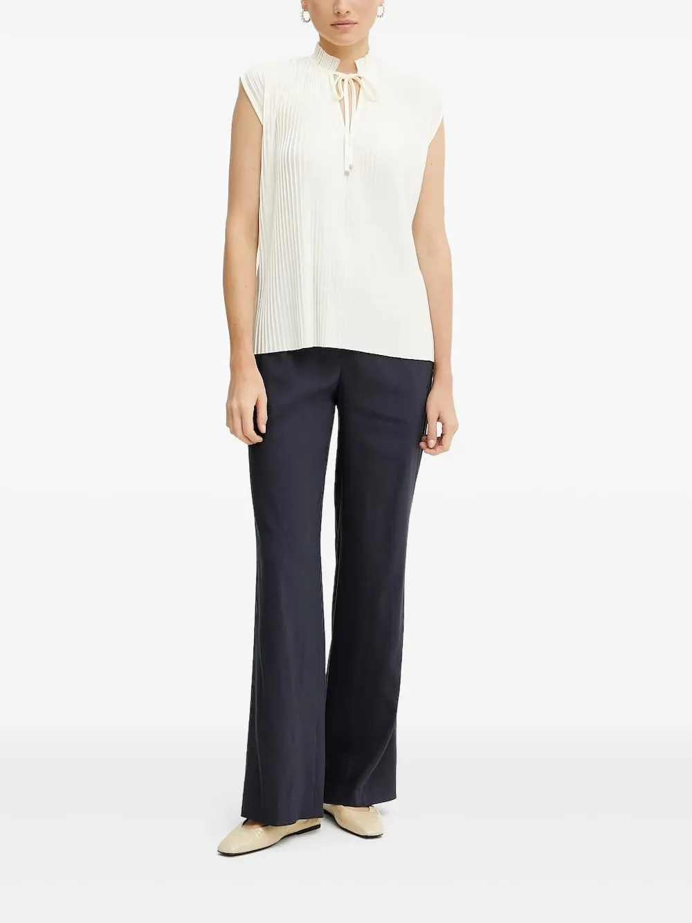 Плиссированный топ с завязками BOSS, белый
Плиссированный топ с завязками BOSS, белый