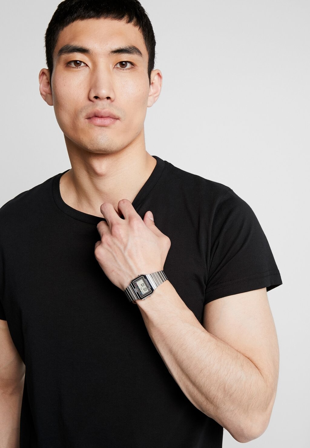 Цифровые часы Casio
Цифровые часы Casio
