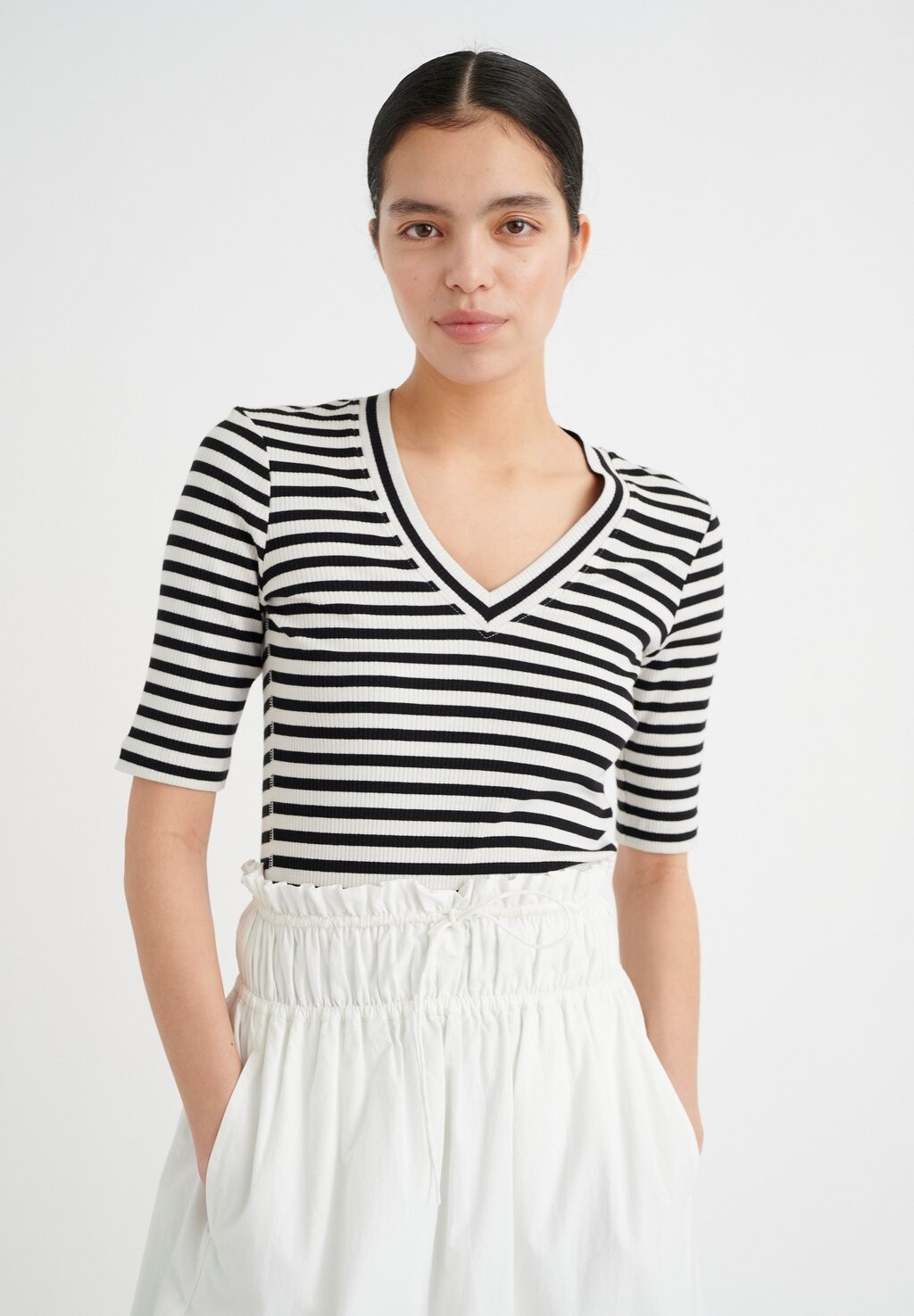 Футболка с принтом DAGNA STRIPED InWear, цвет black whisper white
Футболка с принтом DAGNA STRIPED InWear, цвет black whisper white