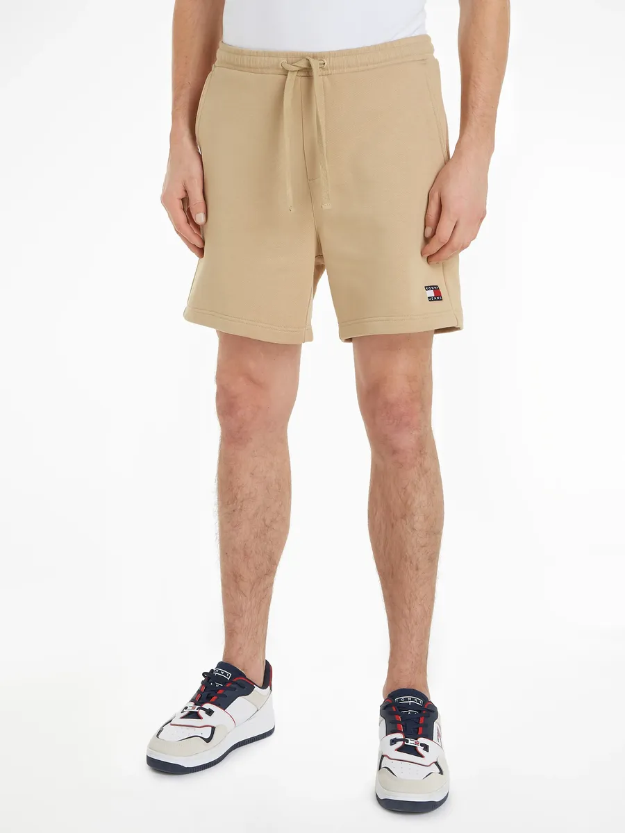 Толстовки Tommy Jeans "TJM BADGE BEACH SHORT" с нашивкой-логотипом, цвет Gentle Gold
Толстовки Tommy Jeans "TJM BADGE BEACH SHORT" с нашивкой-логотипом, цвет Gentle Gold
