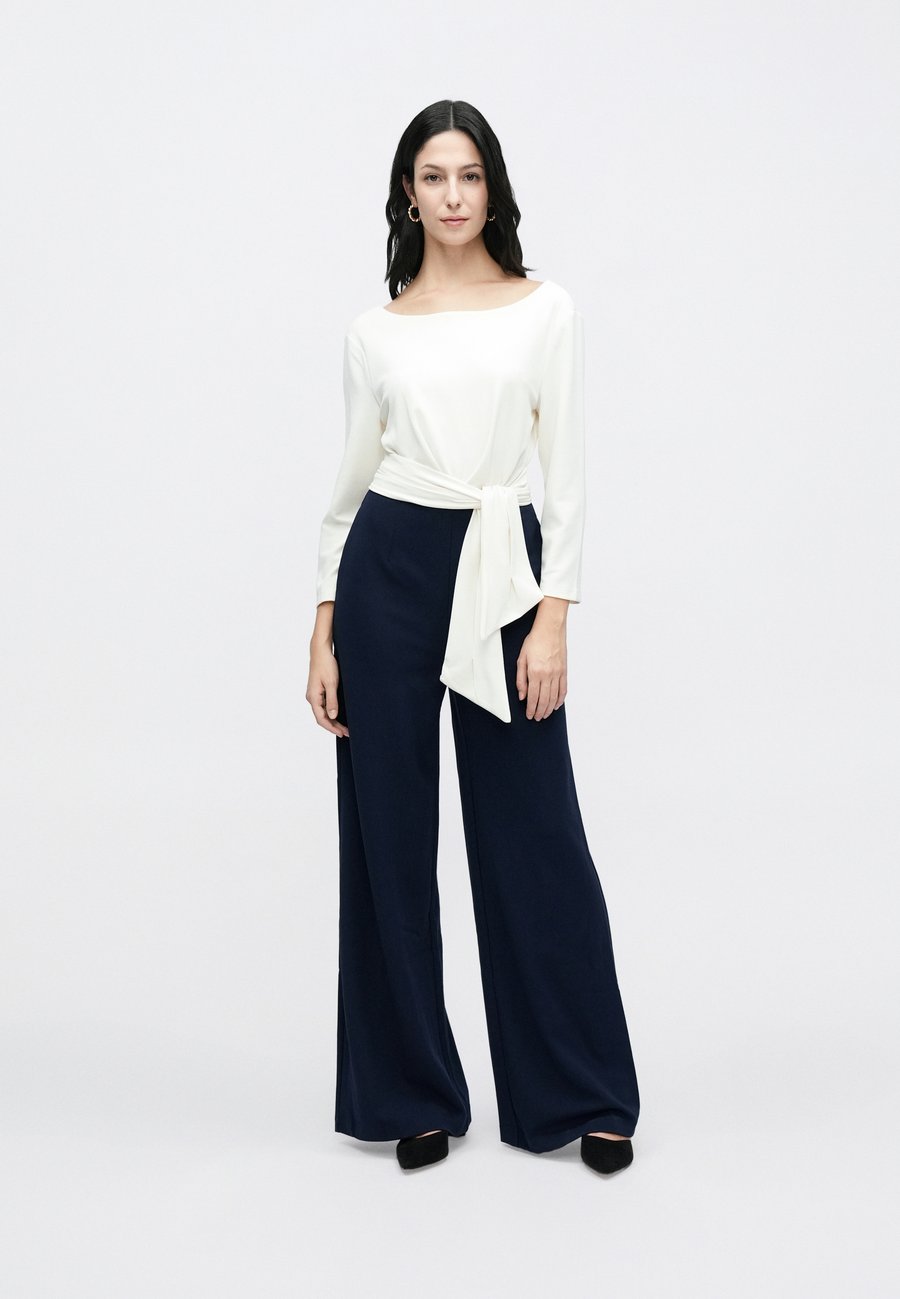 Комбинезон Anna Field Jumpsuit, White/Navy/White
Комбинезон Anna Field Jumpsuit, White/Navy/White