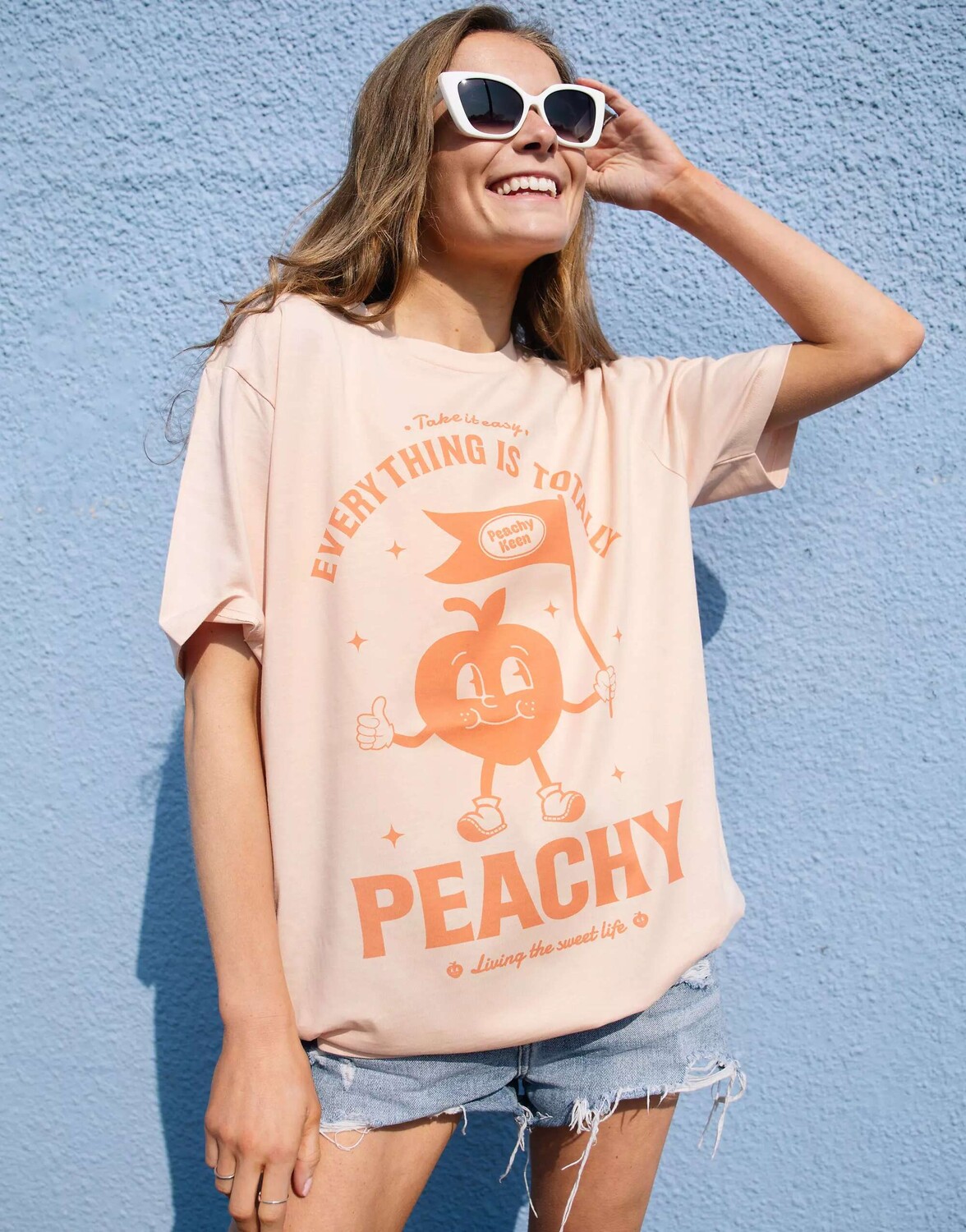 Персиковая футболка унисекс в стиле ретро с графическим рисунком Everything is Peachy Batch1
Персиковая футболка унисекс в стиле ретро с графическим рисунком Everything is Peachy Batch1
