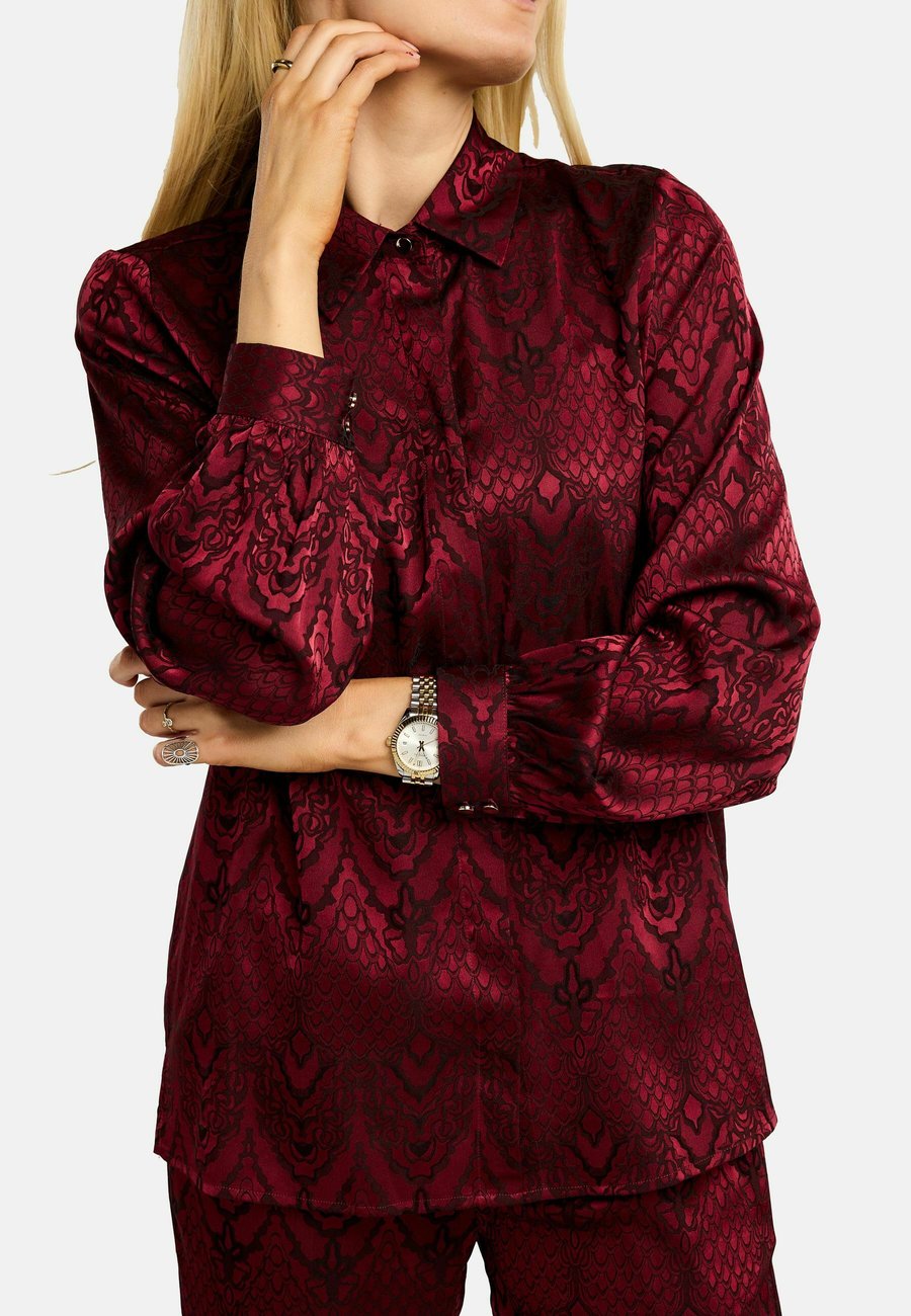 Блуза Liberté Essentiel LALA, Bordeaux
Блуза Liberté Essentiel LALA, Bordeaux