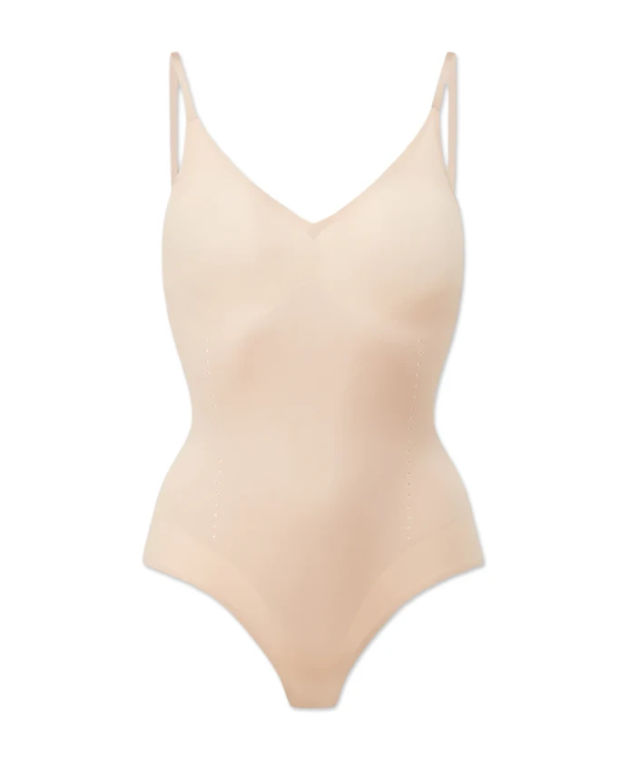 Скульптурный перфорированный внешний комбинезон Heist Studios, бежевый
Скульптурный перфорированный внешний комбинезон Heist Studios, бежевый