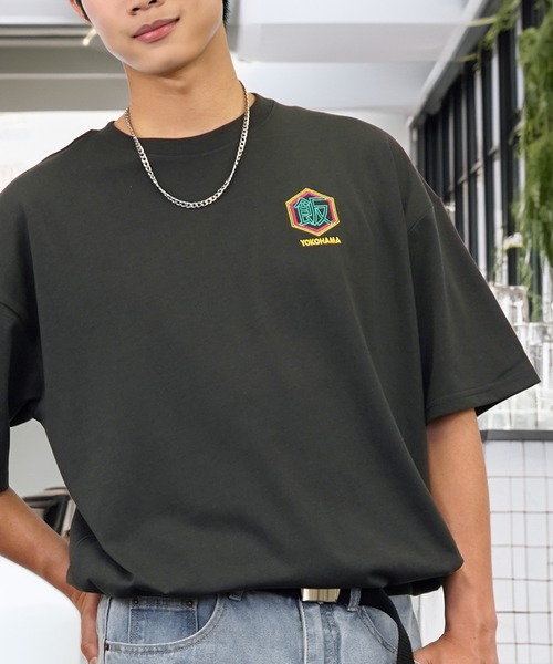 Футболка с коротким рукавом, широкая, с вышивкой логотипа, круга и сердца L'atelier, черный
Футболка с коротким рукавом, широкая, с вышивкой логотипа, круга и сердца L'atelier, черный