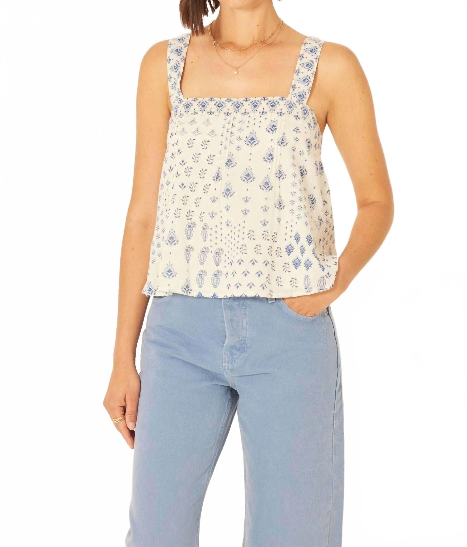 Топ Lucia в жемчуге Bila76, Pearl
Топ Lucia в жемчуге Bila76, Pearl