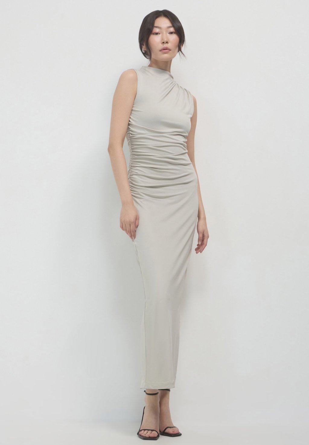 Платье макси LUNGO CON ARRICCIO Calliope, экрю
Платье макси LUNGO CON ARRICCIO Calliope, экрю