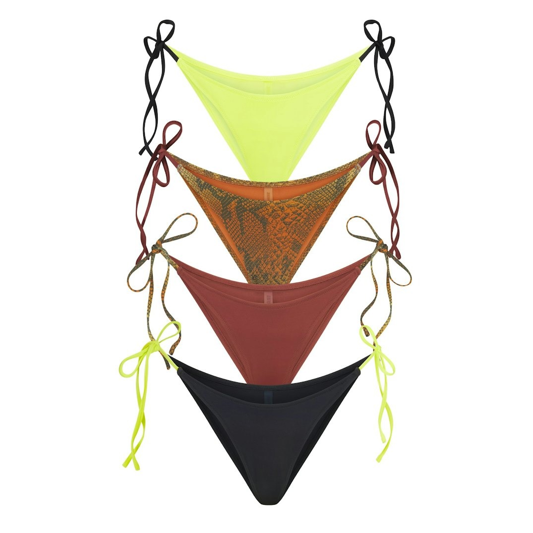 Комплект купальников бикини SKIMS Signature Swim Dipped Tie Bikini Bottom, 4 штуки, мультиколор, Бежевый, Комплект купальников бикини SKIMS Signature Swim Dipped Tie Bikini Bottom, 4 штуки, мультиколор
Комплект купальников бикини SKIMS Signature Swim Dipped Tie Bikini Bottom, 4 штуки, мультиколор, Бежевый, Комплект купальников бикини SKIMS Signature Swim Dipped Tie Bikini Bottom, 4 штуки, мультиколор
