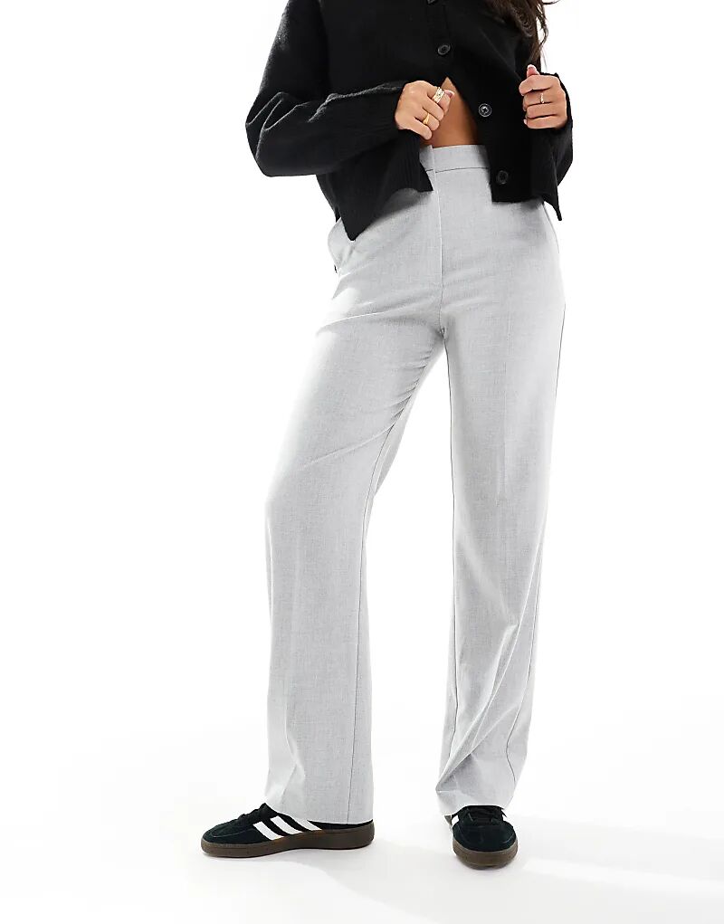 Узкие прямые брюки ASOS DESIGN светло-серого цвета
Узкие прямые брюки ASOS DESIGN светло-серого цвета