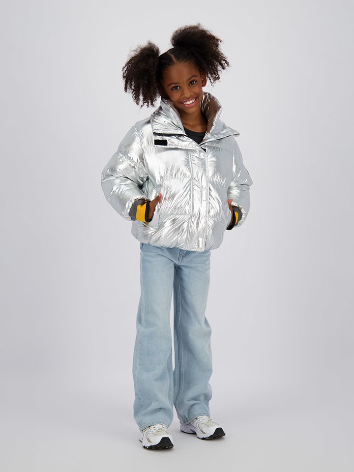 Vingino Зимняя куртка "Тарами" серебристого цвета
Vingino Зимняя куртка "Тарами" серебристого цвета