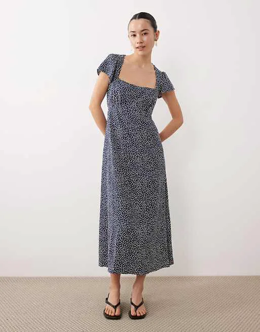 Синее платье миди с принтом Nothing's Child Petite Nora
Синее платье миди с принтом Nothing's Child Petite Nora