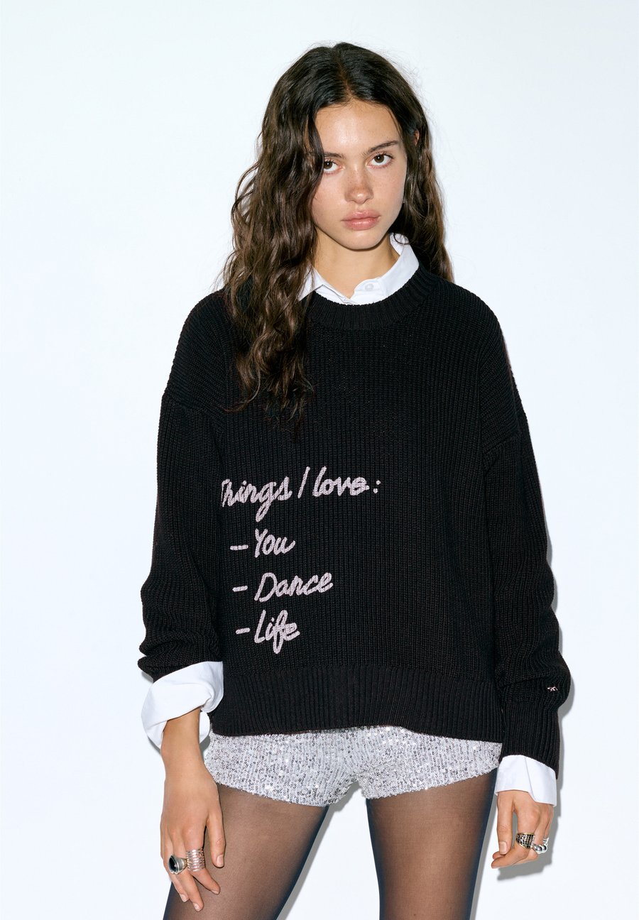 Джемпер PULL&BEAR Jumper, Black
Джемпер PULL&BEAR Jumper, Black