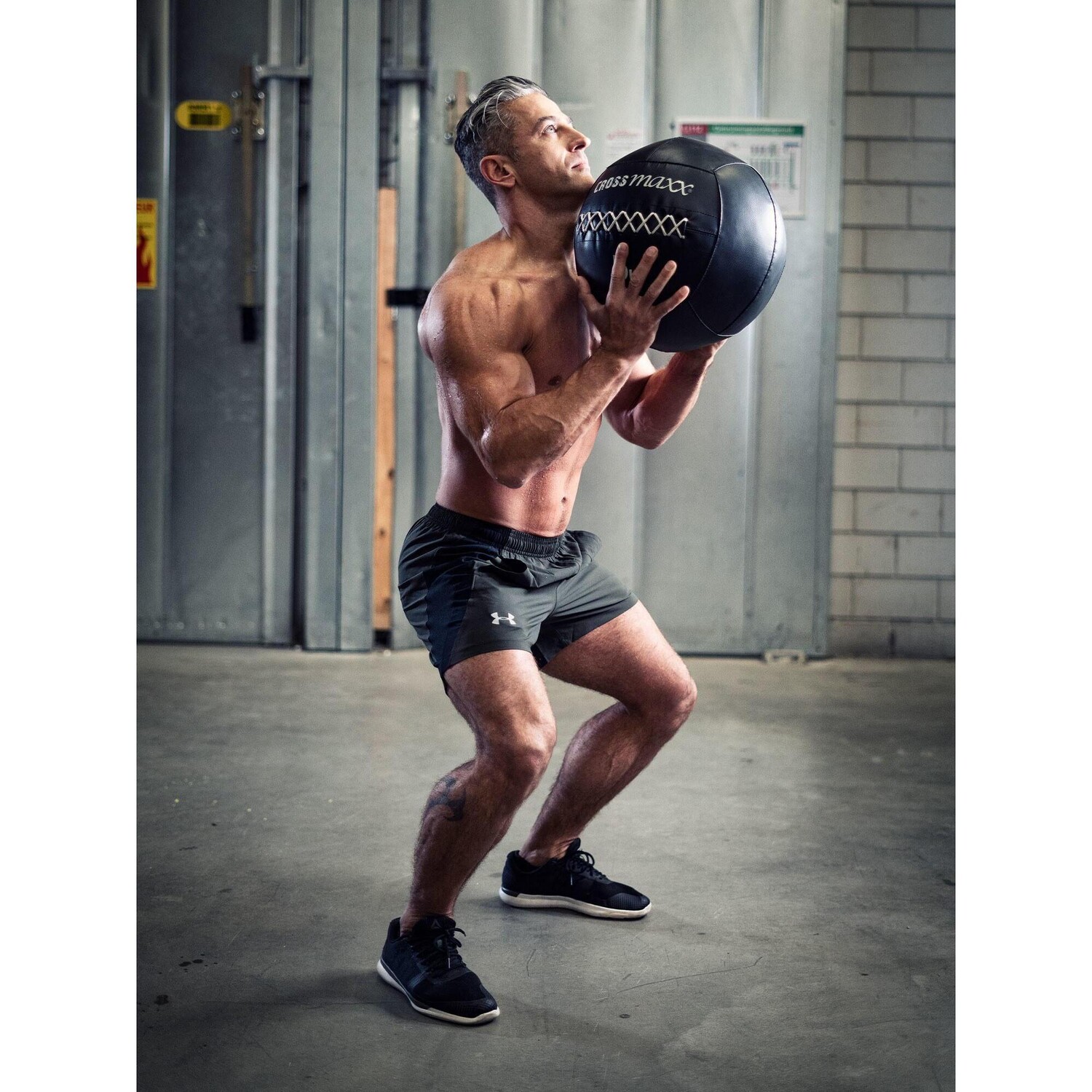 Настенный мяч Lifemaxx Crossmaxx Pro - 2 кг, черный 
Настенный мяч Lifemaxx Crossmaxx Pro - 2 кг, черный