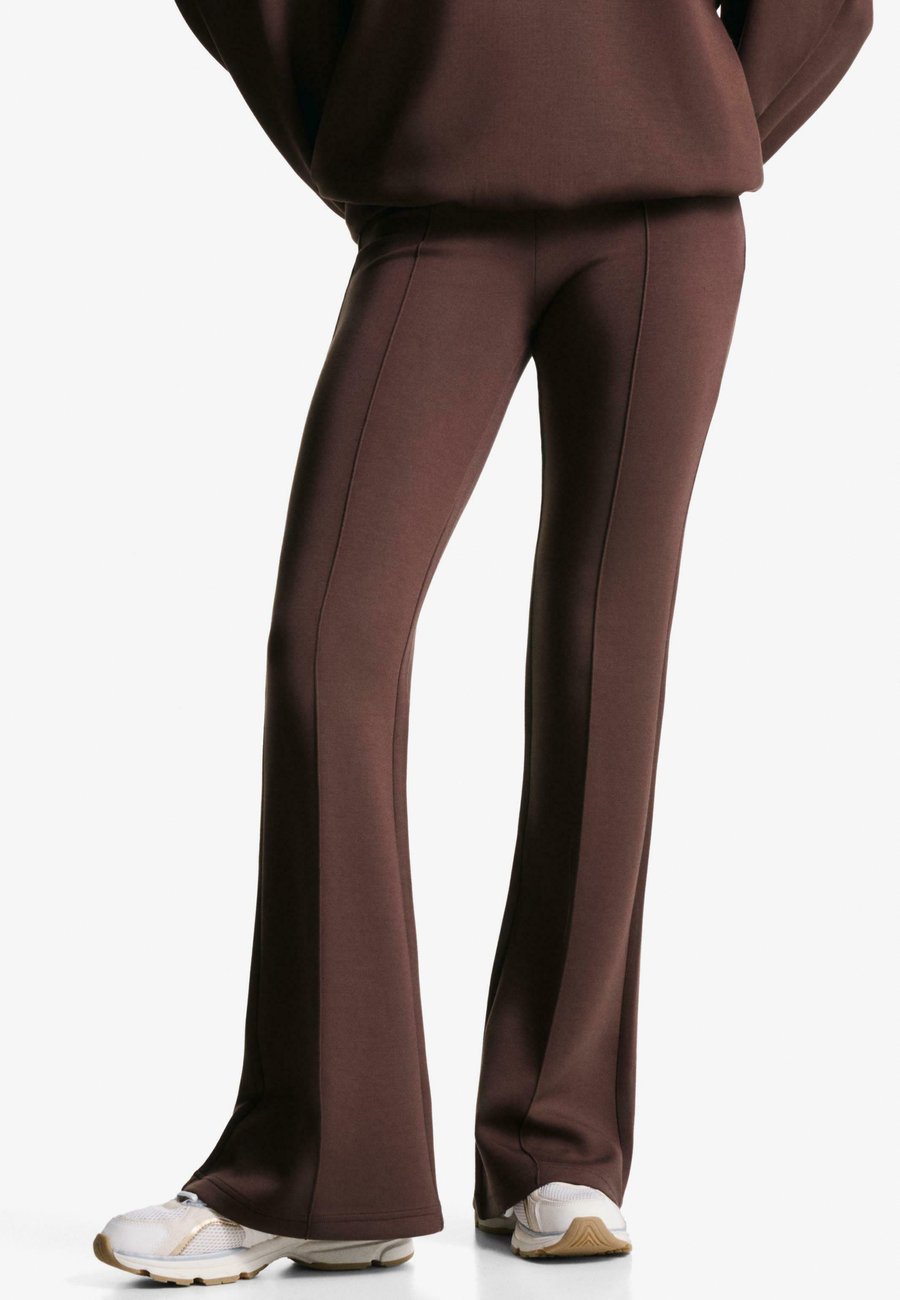 Брюки Bershka Trousers, Dark Brown
Брюки Bershka Trousers, Dark Brown