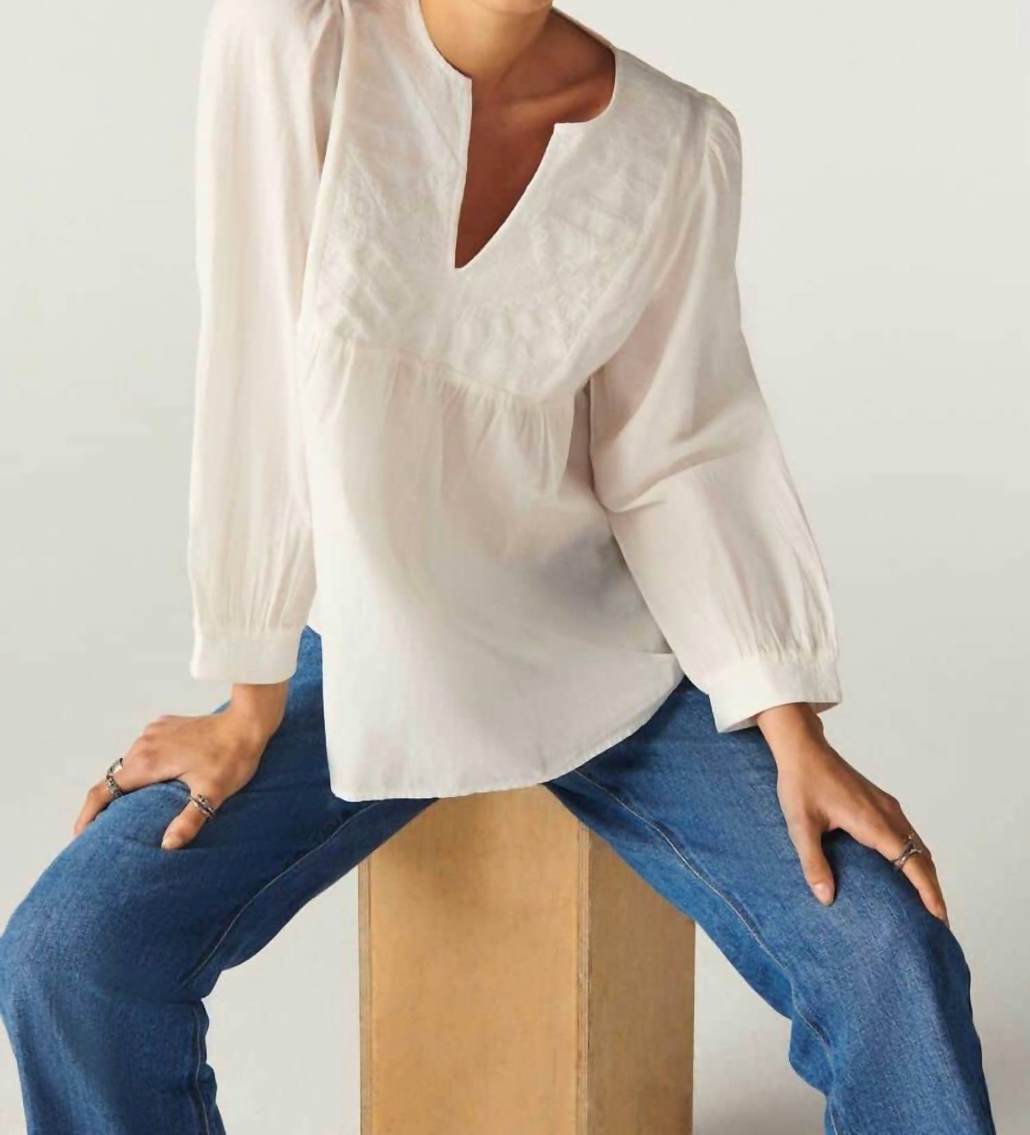 Блузка Ilo цвета экрю ba&sh, цвет ecru
Блузка Ilo цвета экрю ba&sh, цвет ecru