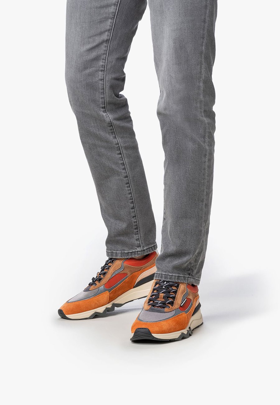 Кроссовки Floris van Bommel DE ZAGER, Orange
Кроссовки Floris van Bommel DE ZAGER, Orange