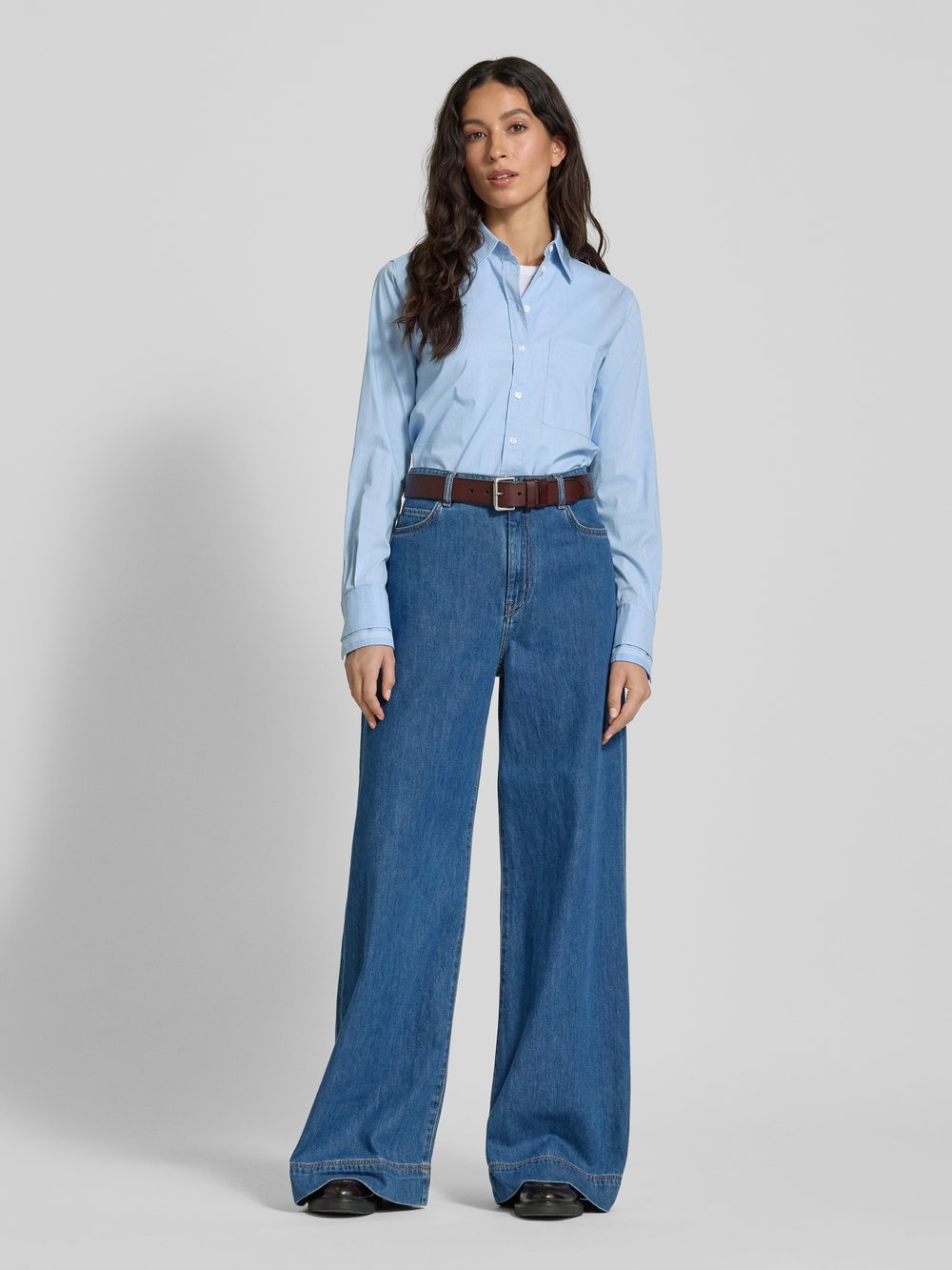 Блузка-рубашка прямого кроя с нагрудным карманом, модель «Бриэль» BOSS, синий
Блузка-рубашка прямого кроя с нагрудным карманом, модель «Бриэль» BOSS, синий