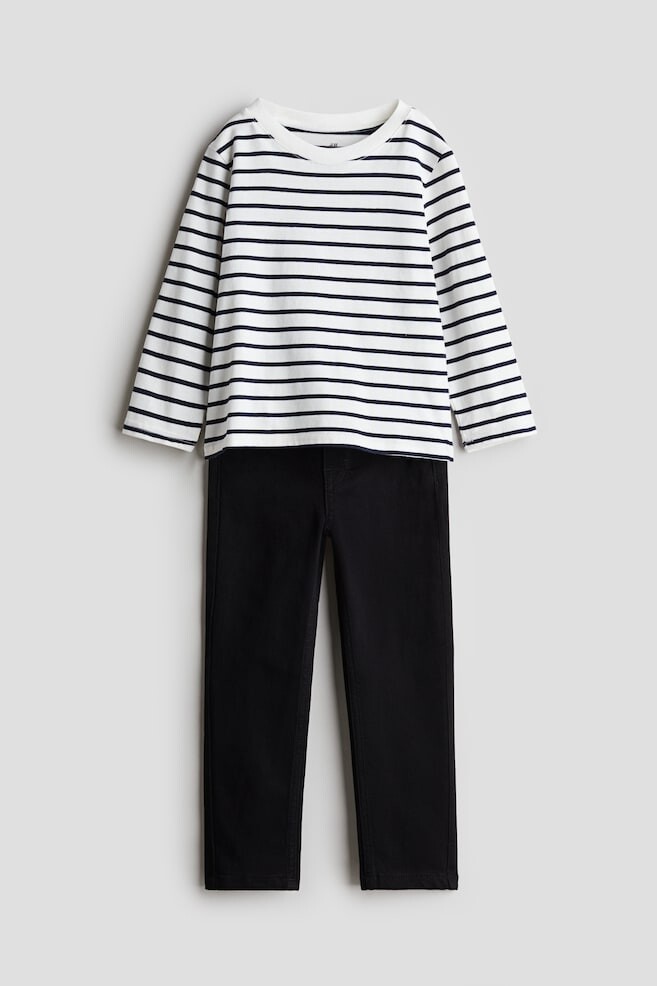 Комплект из двух предметов: рубашка и джинсы H&M, черный
Комплект из двух предметов: рубашка и джинсы H&M, черный