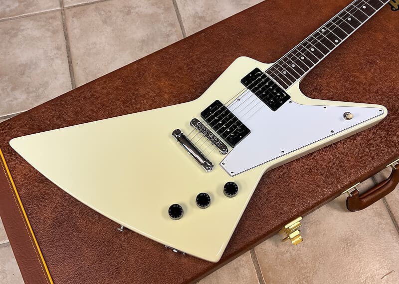 Электрогитара Gibson '70s Explorer Classic White 2022 '70s Explorer Electric Guitar Classic White
Электрогитара Gibson '70s Explorer Classic White 2022 '70s Explorer Electric Guitar Classic White
