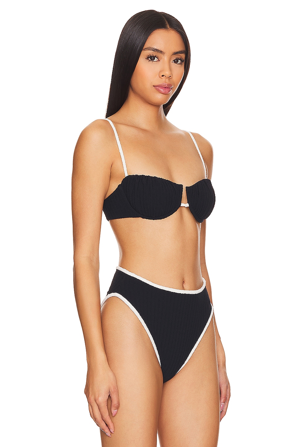 Лиф бикини с лепестками x olivia culpo Montce Swim, черный
Лиф бикини с лепестками x olivia culpo Montce Swim, черный