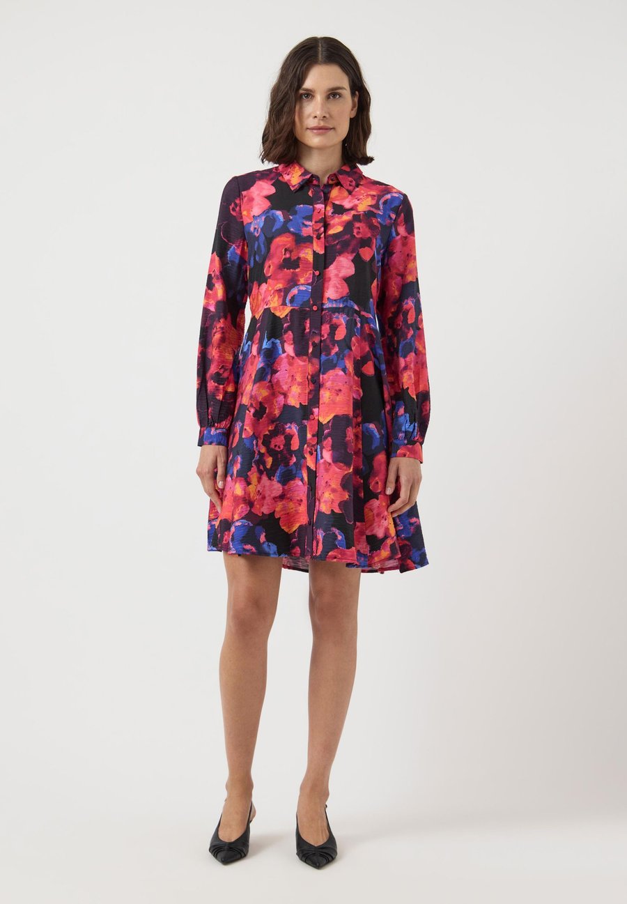 Платье YAS YASKAYA SHIRT DRESS, Navy Blazer/Dark Blue
Платье YAS YASKAYA SHIRT DRESS, Navy Blazer/Dark Blue