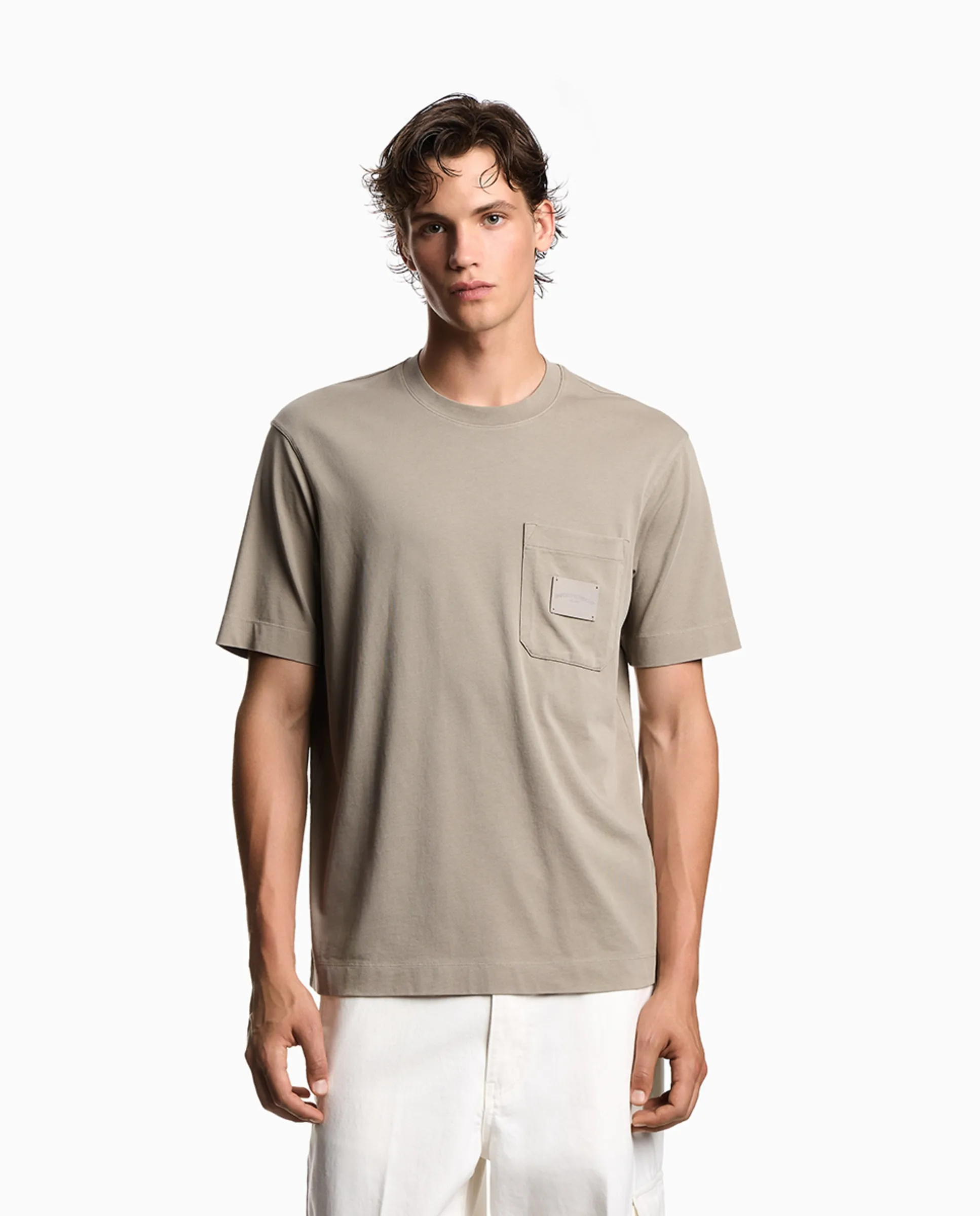 Мужская футболка с коротким рукавом и карманом Emporio Armani, серо-коричневый 
Мужская футболка с коротким рукавом и карманом Emporio Armani, серо-коричневый