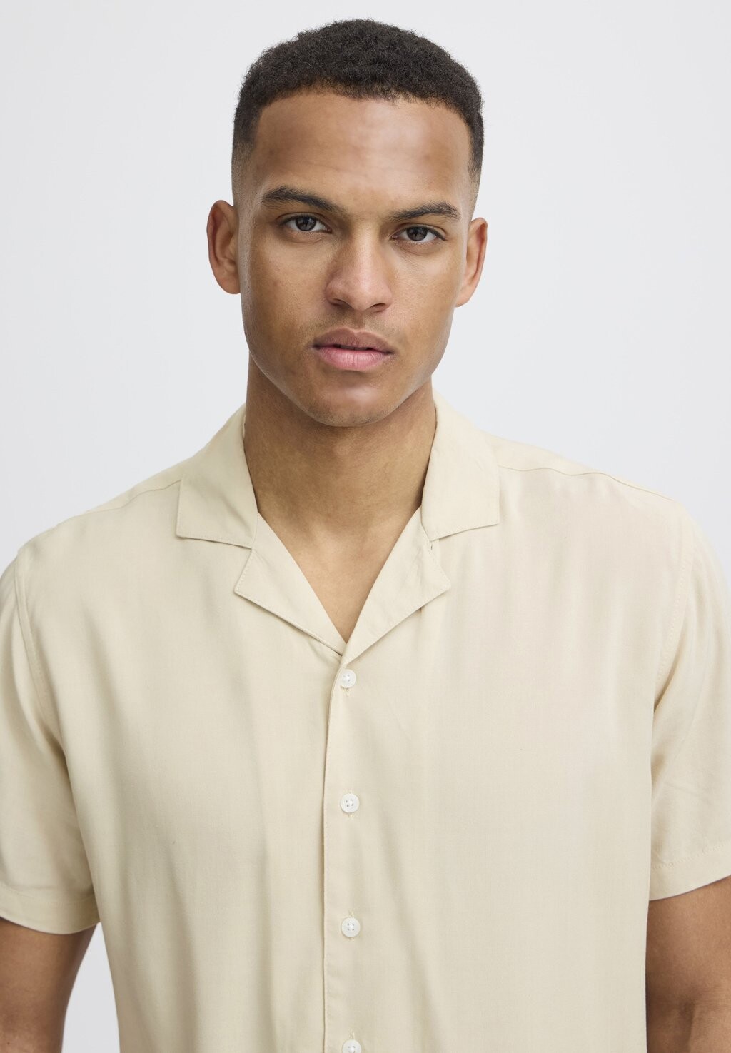 Рубашка Blend, бежевый
Рубашка Blend, бежевый